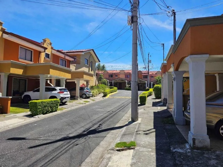 Venta de Casa en Desamparados, San José. RAH 26-610 - Venta en Desamparados
