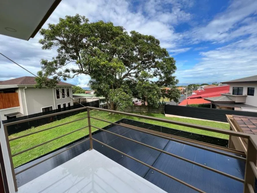 Venta de Casa de 2 Plantas en Condominio de Alta Plusvalía en Heredia  HA  MSL#25-642 - Venta en Barva