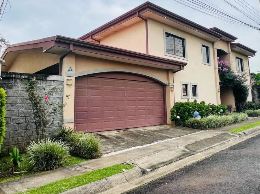 Venta de Casa en Flores de Heredia. RAH 25-473 - Venta en Flores