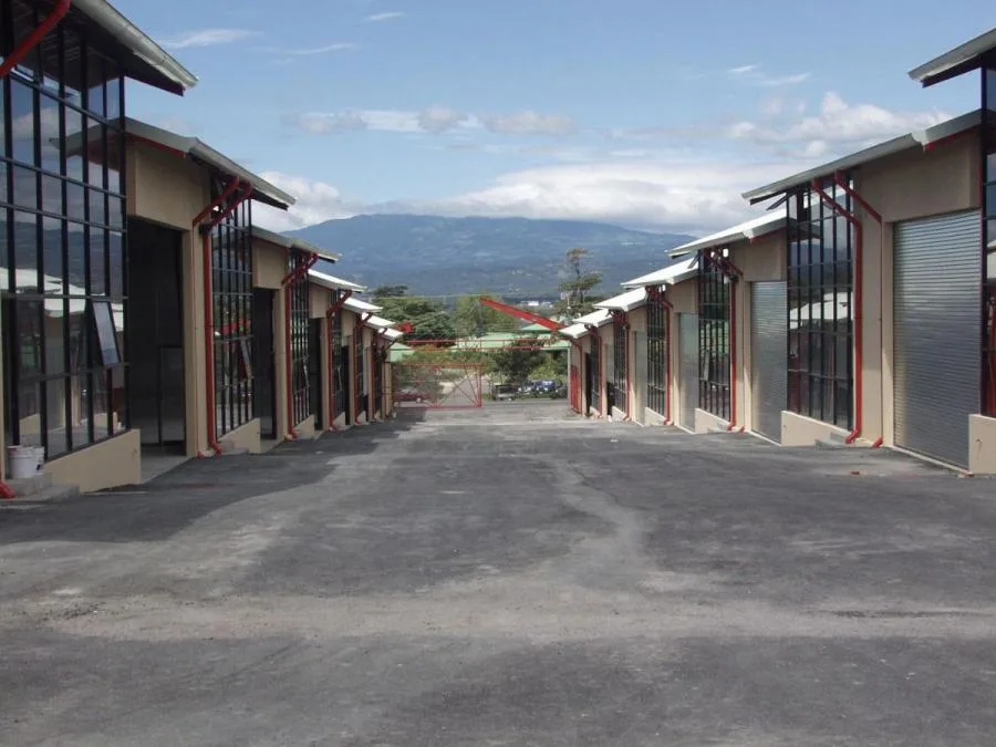 Bodegas en Venta en Guachipelin, Escazú RAH #23625 - Venta en Escazú