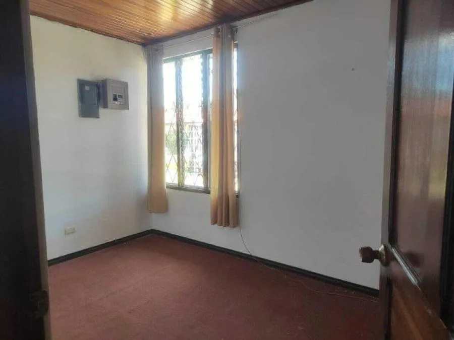 Propiedad con casa, piscina y locales comerciales en el Alto de Guadalupe RAH 232284 - Venta en Goicoechea — photo 3