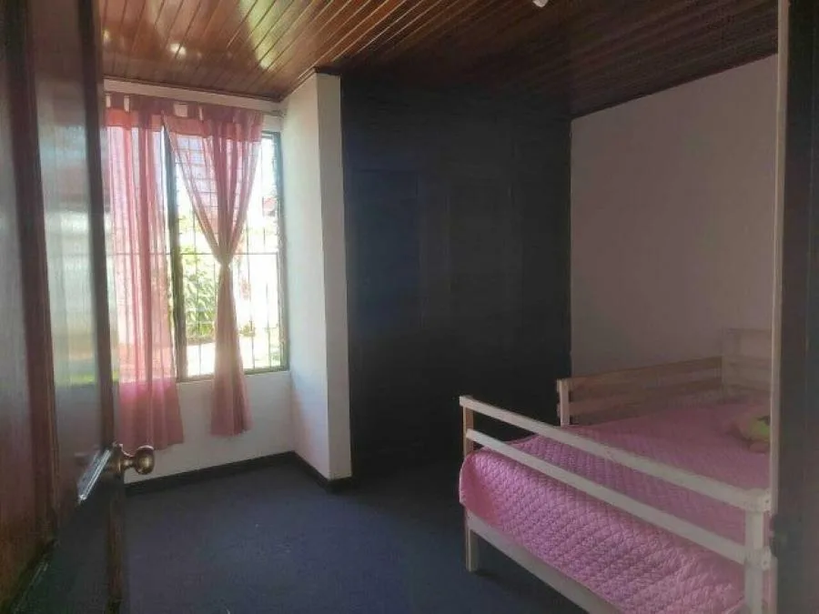 Propiedad con casa, piscina y locales comerciales en el Alto de Guadalupe RAH 232284 - Venta en Goicoechea — photo 5