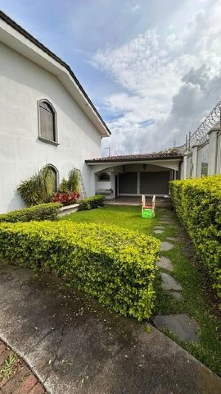 Alquiler de hermosa casa en Escazu.CA - Alquiler / Renta en Escazu