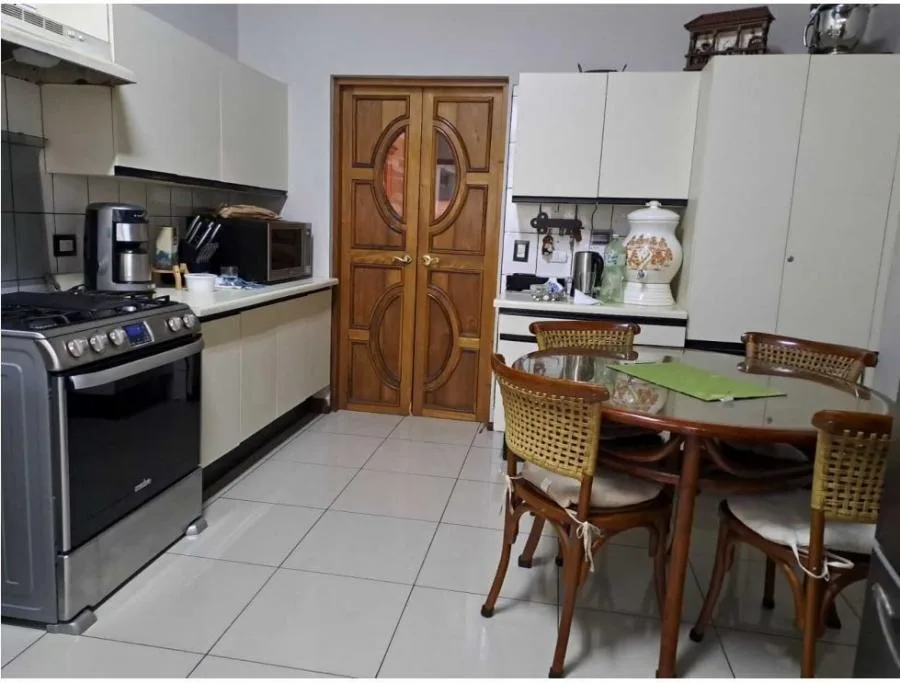 Venta de casa independiente cerca de Los Yoses Sur, San José US$250,000 #JM61 - Venta en San Pedro — photo 3