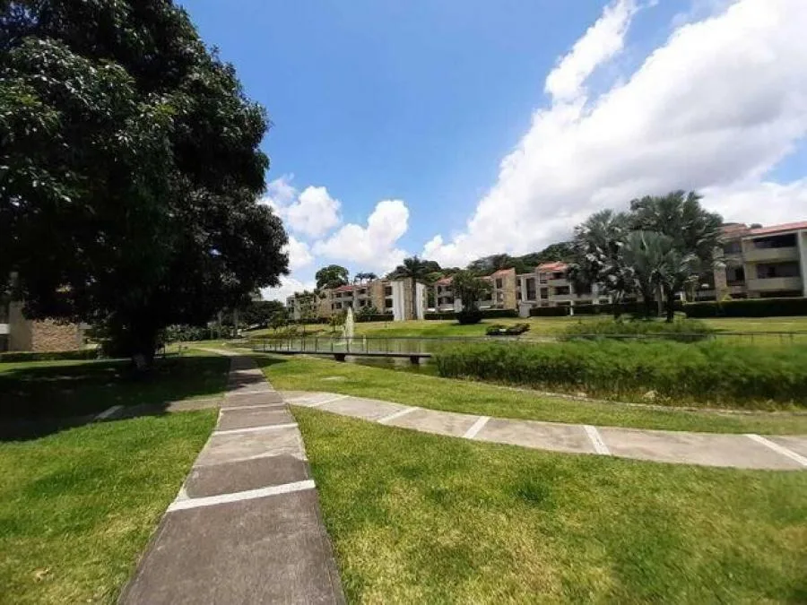 Alquiler de Apartamento amueblado en Rio Oro, Santa Ana. - Venta en Santa Ana