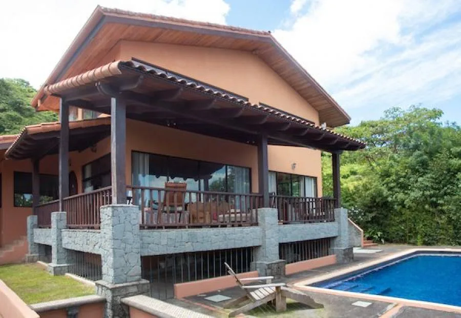 CASA DE LUJO EN ESCAZU EN ALQUILER - Alquiler / Renta en Escazú