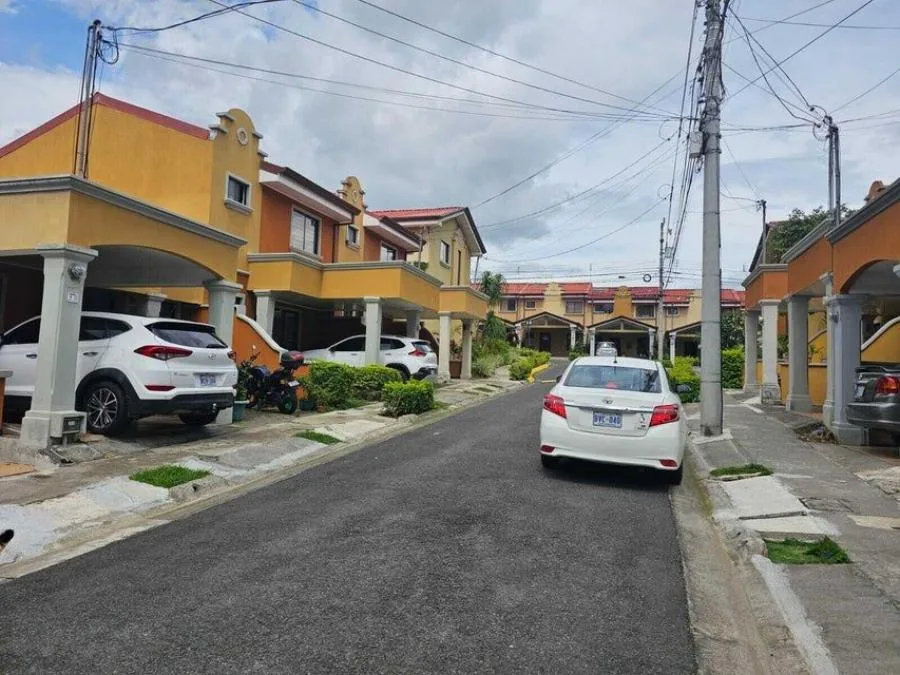 Venta de Casa en Desamparados, San José. RAH 25-17 - Venta en Desamparados