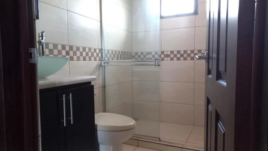 CASA EN VENTA EN CONDOMINO MONTEALONDRA, MORAVIA RAH 24529  - Venta en Moravia — photo 5