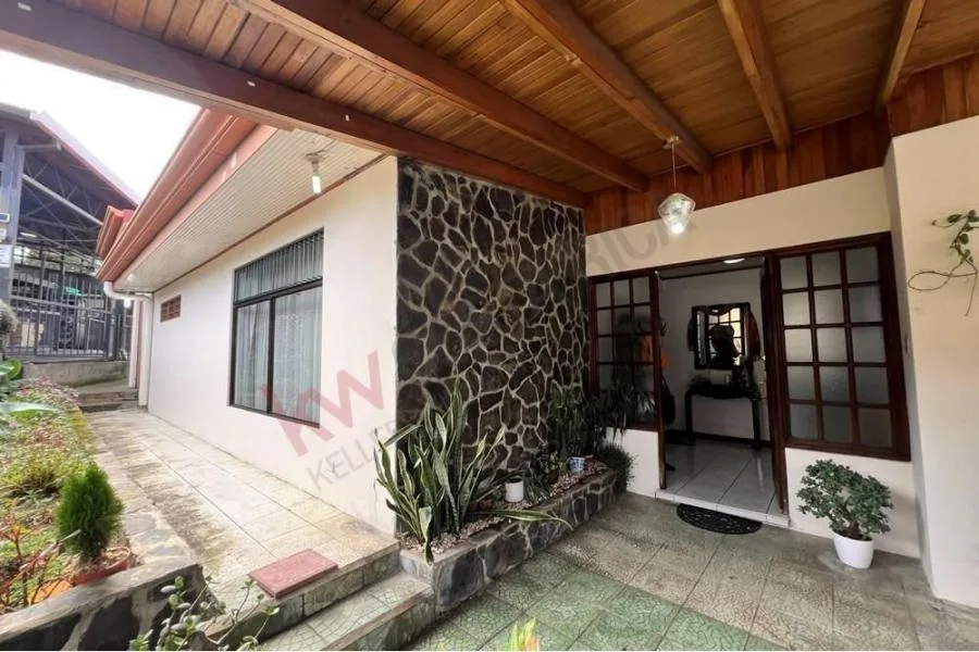 Venta de casa en Sabanilla, Montes de Oca US$ 405.000 #5153 - Venta en San Pedro