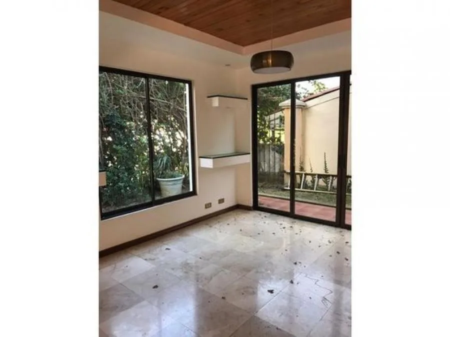 Casa en venta Inversionista  en Pinares Curridabat. 5PJG7098785  - Venta en Curridabat