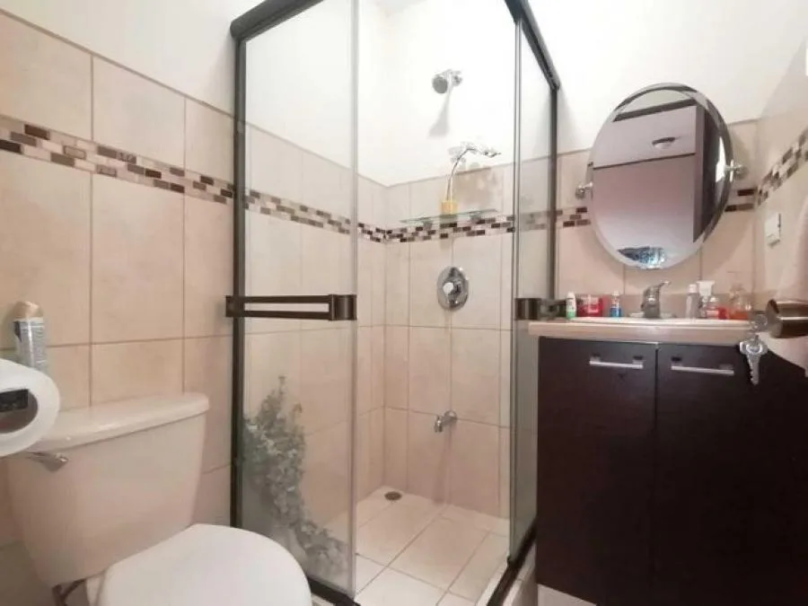 Apartamento ubicado en segundo piso en condominio en Tibas RAH 231141 - Venta en Tibás — photo 3