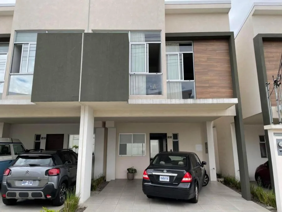 Venta de Moderna Casa en Tibás / Mls. 26-611 OFC JB - Venta en Tibás