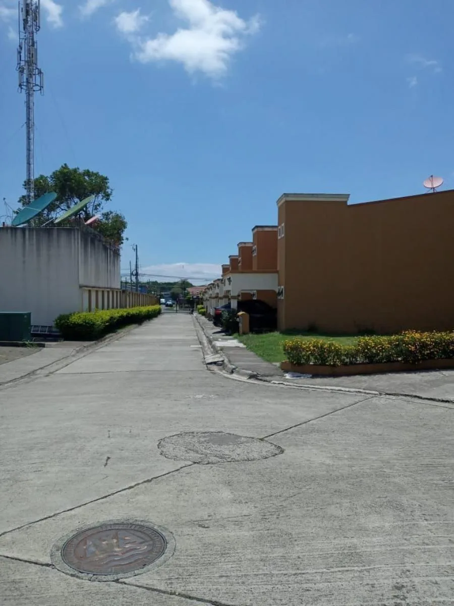 Venta de apartamento en segundo piso a estrenar en condominio en Tibás #OL5933 - Venta en San Pedro — photo 4