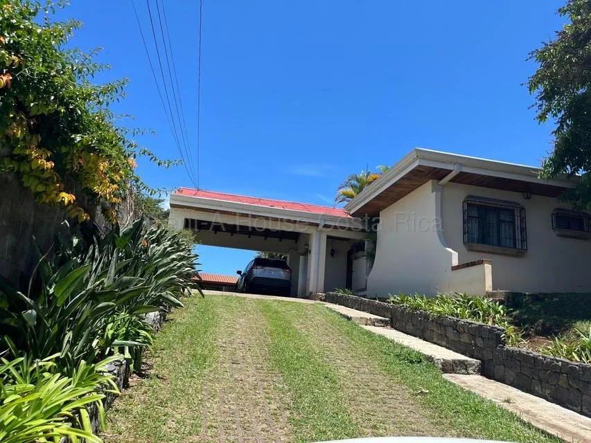 Venta de Casa en Heredia. RAH 26-1905 USO RESIDENCIAL Y COMERCIAL - Venta en Heredia