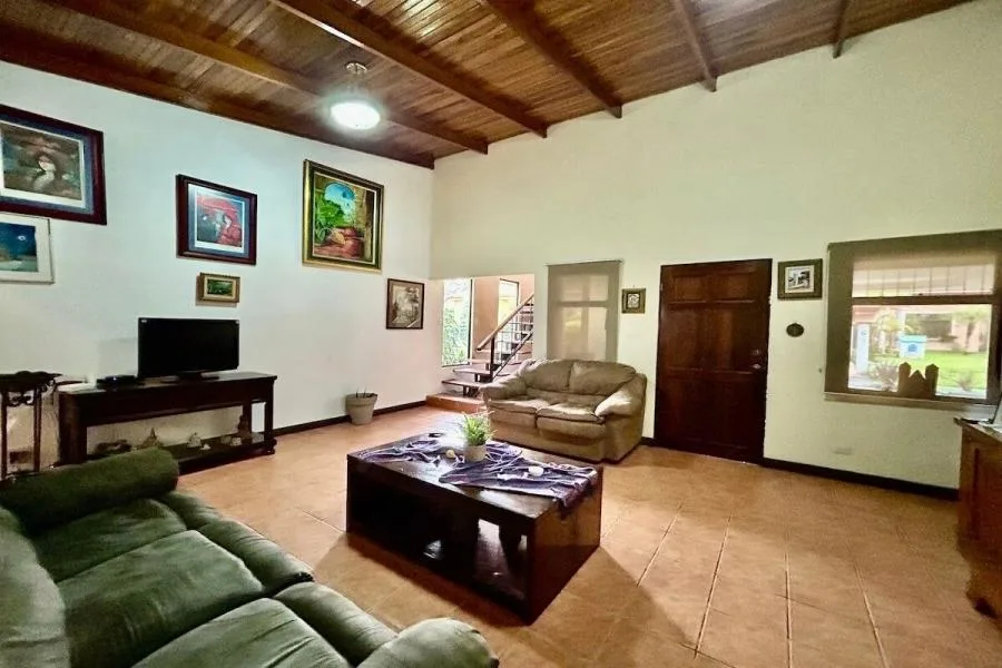 Venta de casa en condominio en San Rafael, Montes de Oca $325.000 #LL183 - Venta en Montes de Oca — photo 2