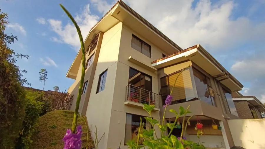 Venta de Casa en Condominio La Estefana Sabanilla Montes de Oca MGA - Venta en Montes de Oca