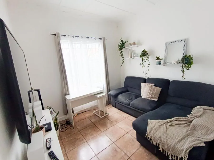 Venta de Acogedora Casa en San José / JB OFC Mls. 25-93 - Venta en San José — photo 2