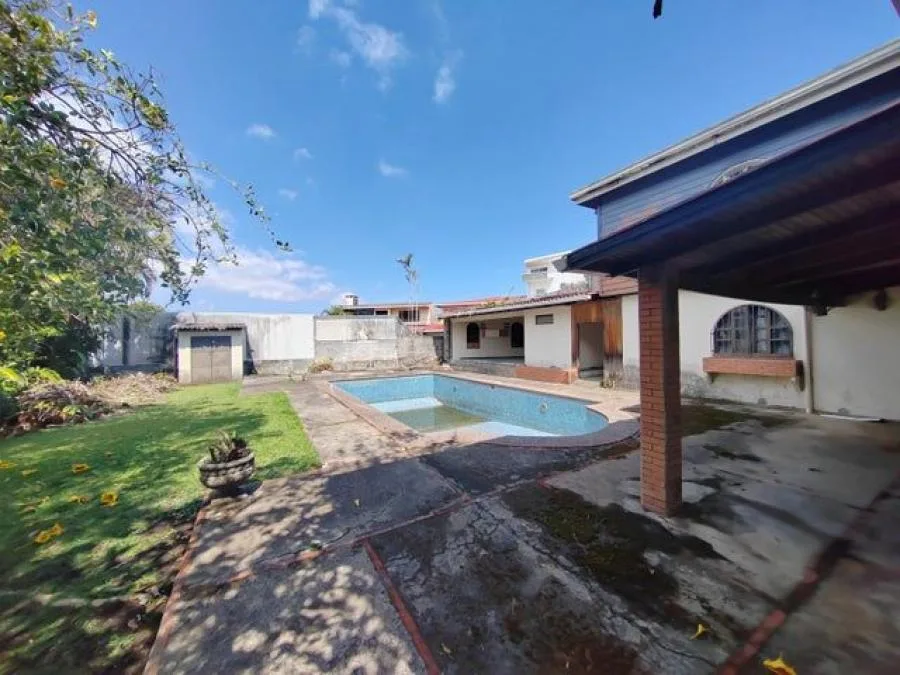 Venta de Casa estilo suizo en Moravia, San José. - Venta en Moravia — photo 2