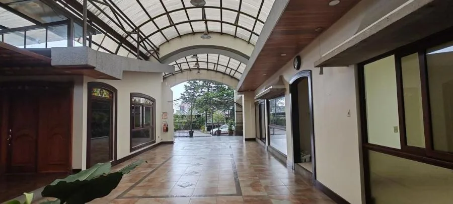 MLS-25-1608 LS ALQUILER OFICINA MONTES DE OCA SAN JOSE - Alquiler / Renta en Montes de Oca