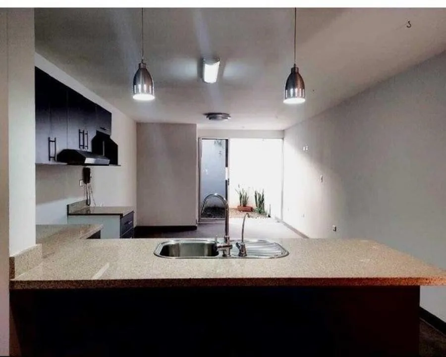 Alquiler de Casa en Pozos, Santa Ana. RAH 25-122 - Alquiler / Renta en Santa Ana
