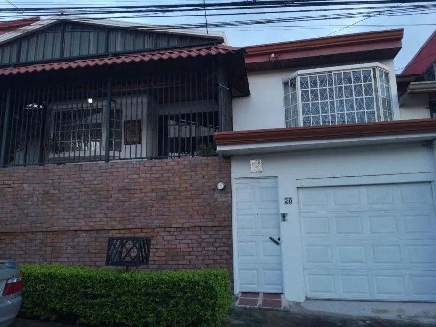 CASA EN VENTA EN JARDINES DE ROHRMOSER, SAN JOSÉ RAH 24969  - Venta en Pavas