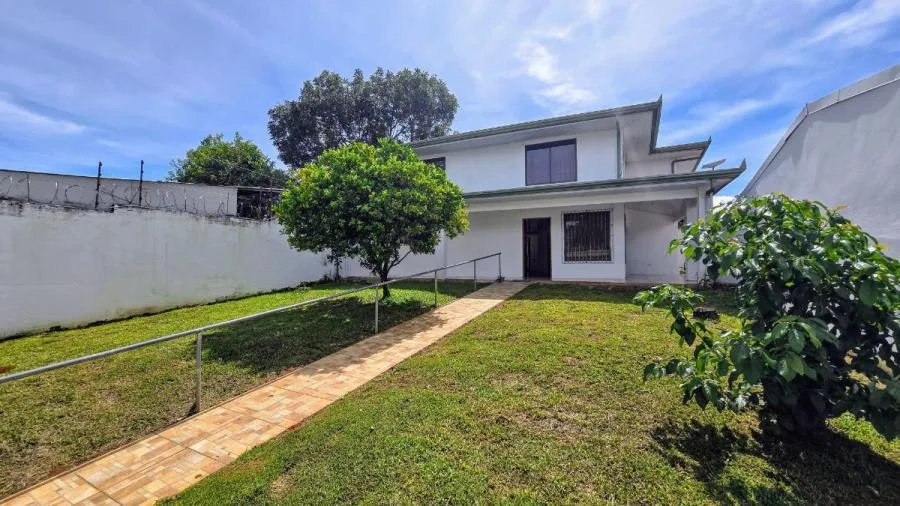 AMPLIA CASA CON POTENCIAL COMERCIAL, EN PÉREZ ZELEDÓN. - Venta en Perez Zeledón