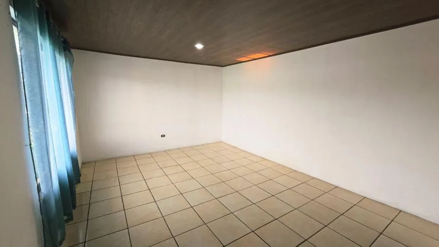 AMPLIA CASA CON POTENCIAL COMERCIAL, EN PÉREZ ZELEDÓN. - Venta en Perez Zeledón — photo 2