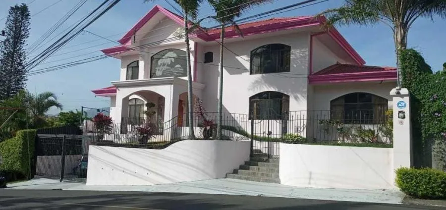 Casa en Venta en Belén, Heredia MLS #20-1891CL - Venta en Belén