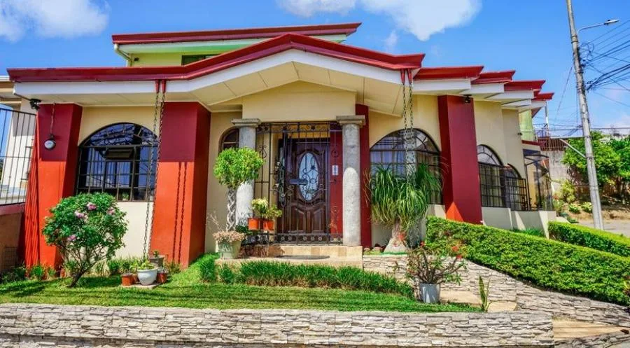 Casa de cuatro habitaciones en residencial privado en San Antonio, Coronado RAH 232067 - Venta en Vasquez de Coronado