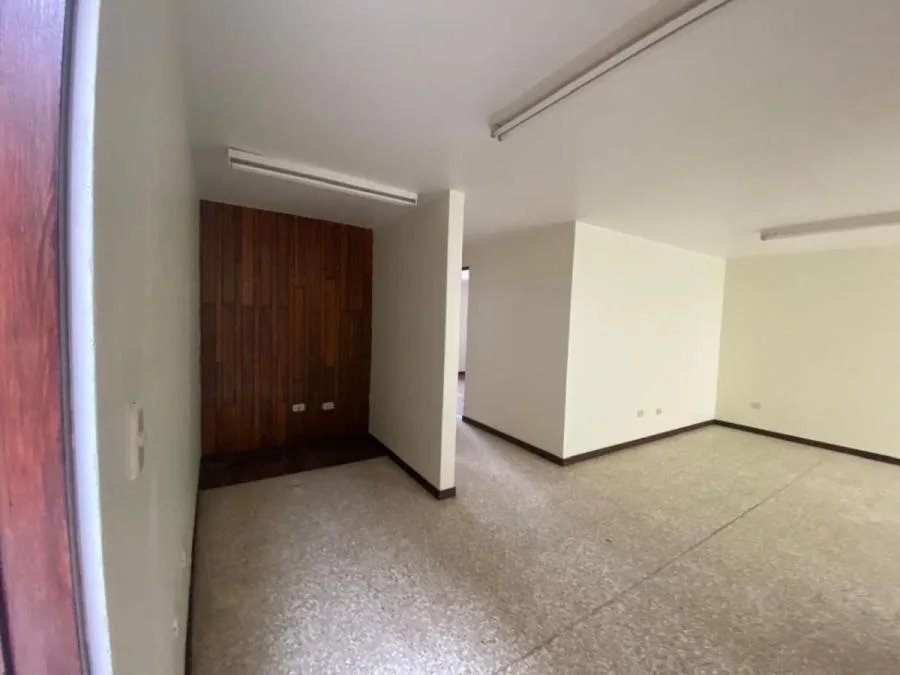 Alquiler de Funcional Local Comercial en Tibás / Mls. 26-785 OFC JB - Alquiler / Renta en Tibás — photo 2