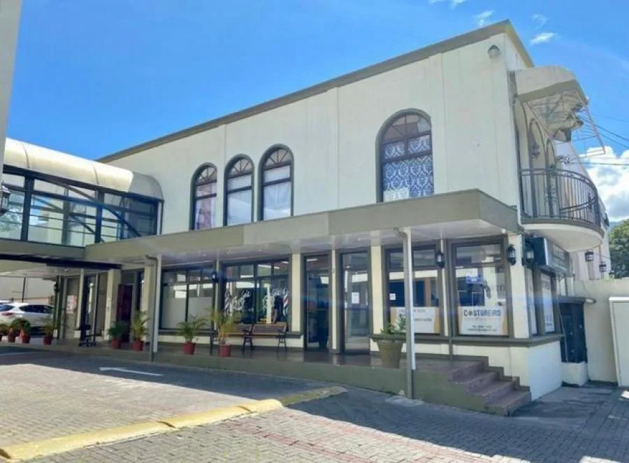 Alquiler de Local en Escazú, San José. - Alquiler / Renta en Escazú
