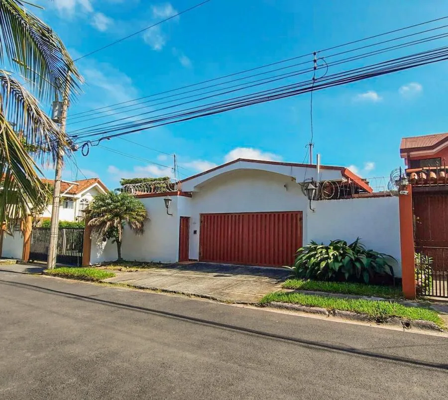 Casa en Venta en Santa Ana, San José. RAH 22-216 - Venta en Santa Ana