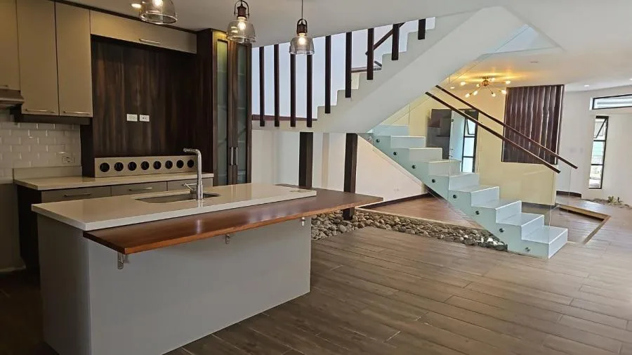Venta de Casa estilo Contemporaneo en San Rafael Heredia MGA - Venta en San Rafael