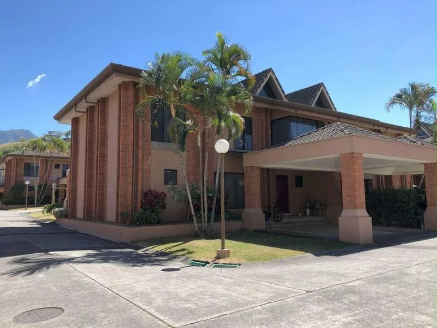 Casa en Venta en San Rafael, Escazú. RAH 24-977 - Venta en Escazú