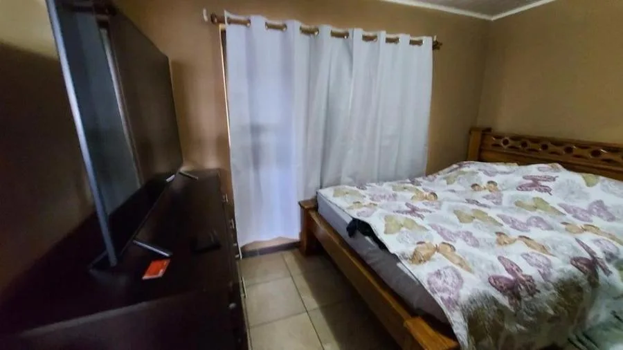 Propiedad con dos apartamentos independientes ubicado en Barrio Seguro en Mozotal RAH 232011 - Venta en Goicoechea — photo 3
