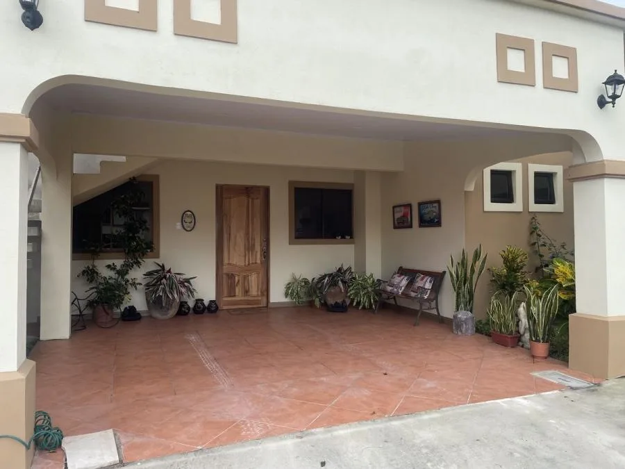 Venta de apartamento en segundo piso a estrenar en condominio en Tibás #OL5933 - Venta en Tibás