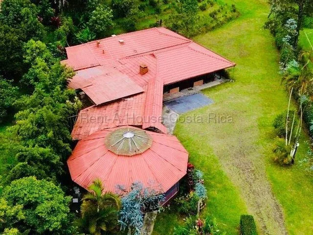 Venta de Hermosa Quinta en Santa Cruz de Turrialba 26-2152 - Venta en Turrialba