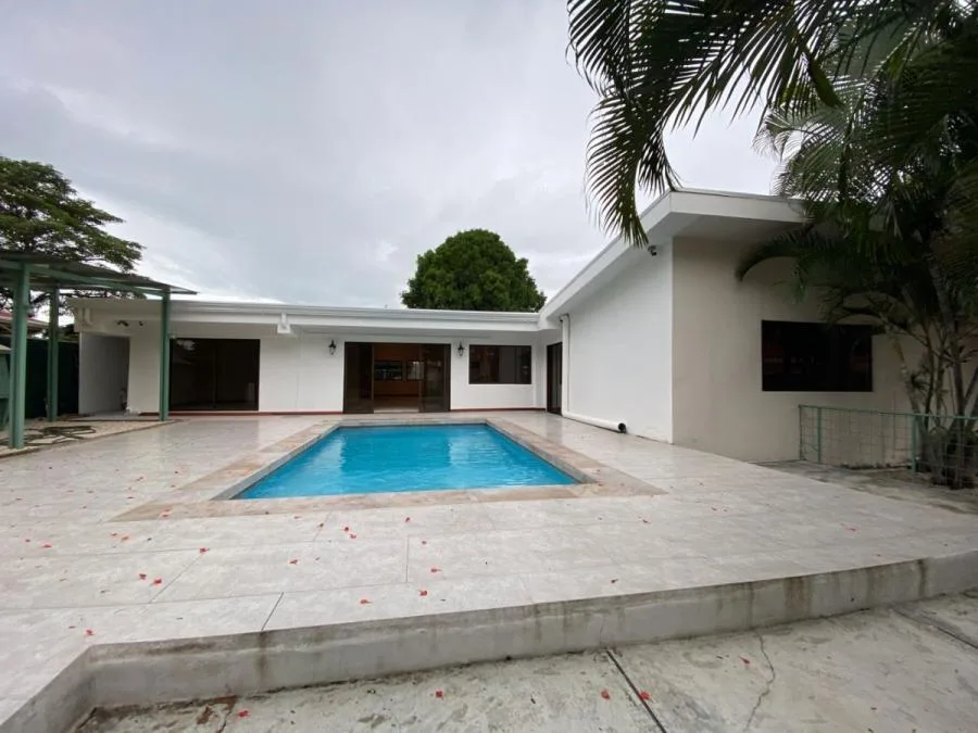 Venta de Casa Santa Ana Rio Oro ( JR ) - Venta en Santa Ana