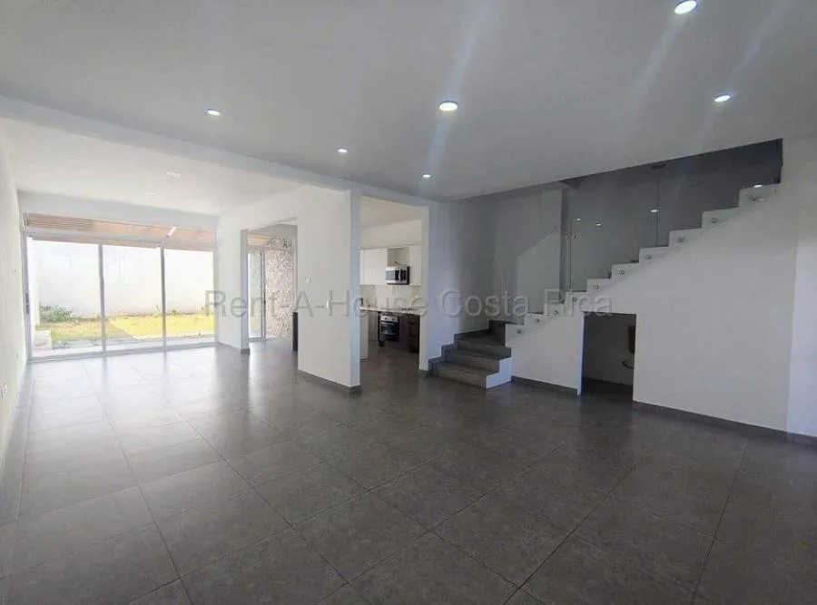 VENTA DE CASA EN SAN RAFAEL DE HEREDIA  PBR - Venta en San Rafael