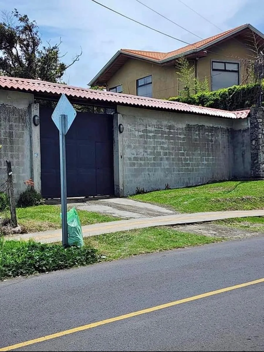 Más espacio, más vida. Descubre esta propiedad de 1000 m² con casa, y con potencial de crecimiento. - Venta en San Isidro