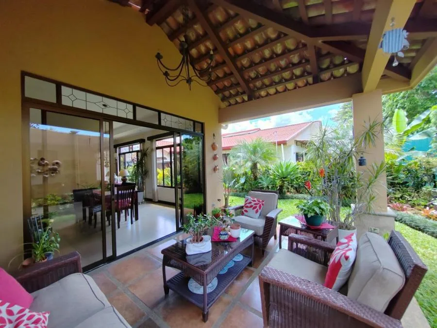 Venta de Casa de un nivel en Granadilla Curridabat MGA - Venta en Curridabat