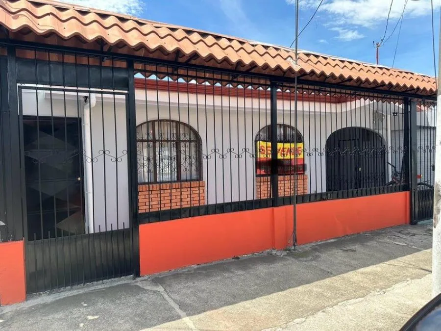 Hermosa casa ubicada en Barrio El Molino, Cartago RAH 24-619 - Venta en Cartago