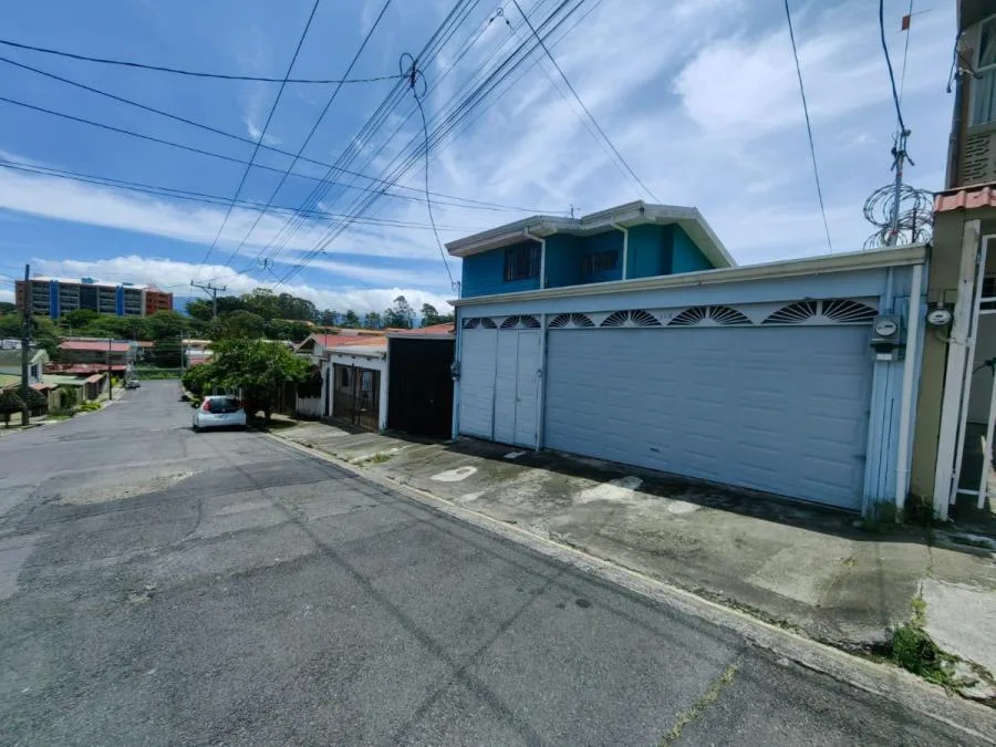 Venta de casa con apartamento independiente en Los Colegios de Moravia - NG - Venta en Moravia, photo 2