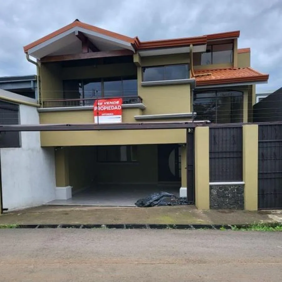 Casa en Venta en Barva,  Heredia. RAH 23-1112 - Venta en Barva