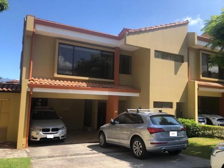 VENTA DE CASA ESCAZÚ SAN JOSÉ CL22-1637 - Venta en Escazú