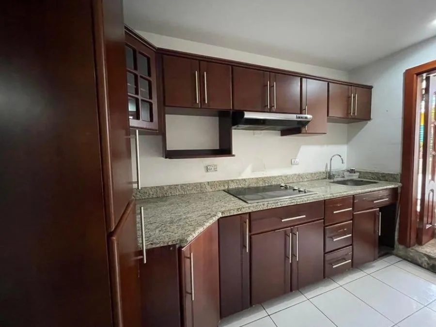 Venta de Casa + 4 APTOS en Catedral, San José. RAH 26-1347 PRECIO REBAJADO - Venta en Catedral — photo 3