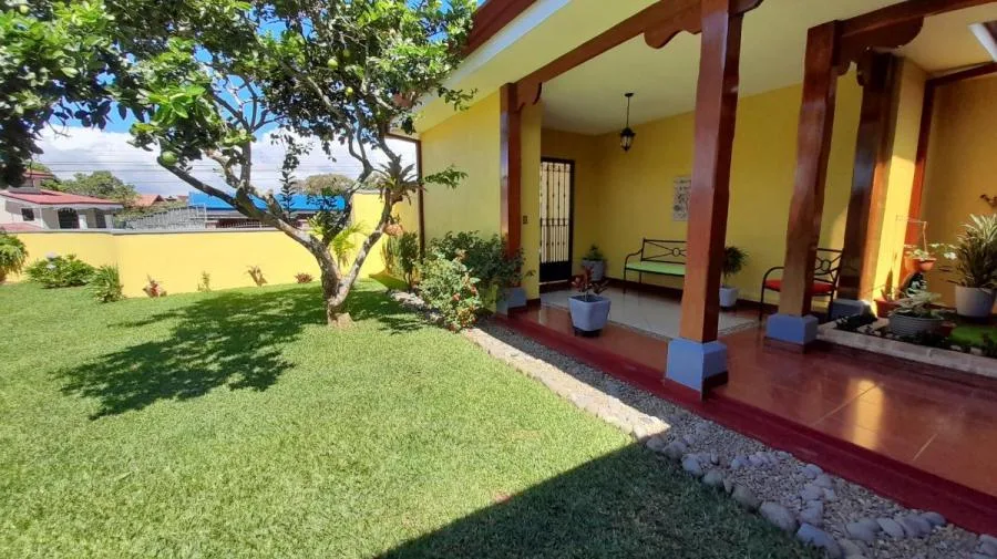 Venta de Casa en San Rafael de Coronado en lote de 743 m2 - Venta en Vasquez de Coronado
