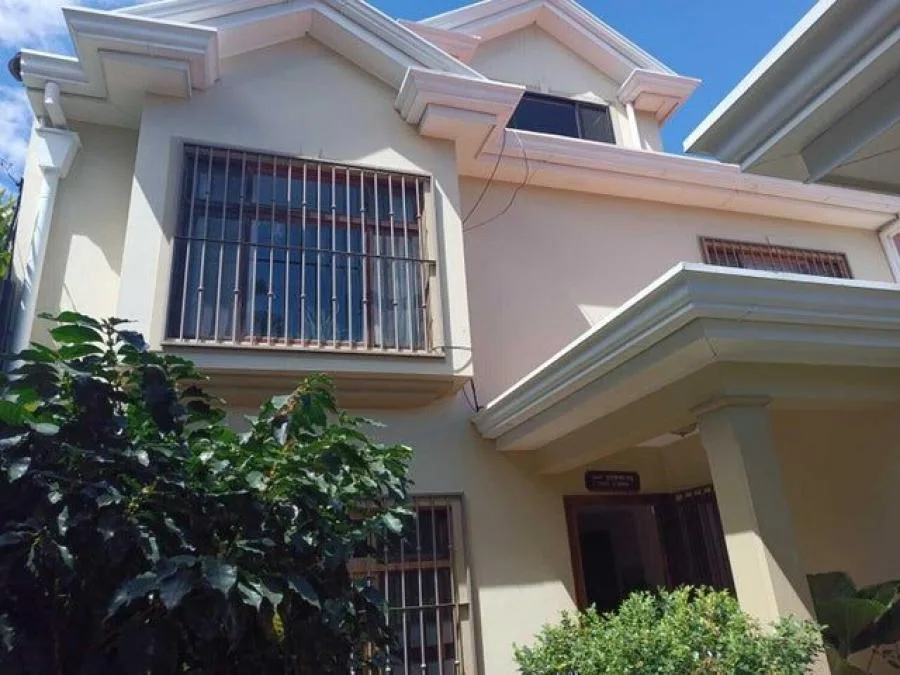 Venta de Casa en Escazú, San José. RAH 25-1164 - Venta en Escazú