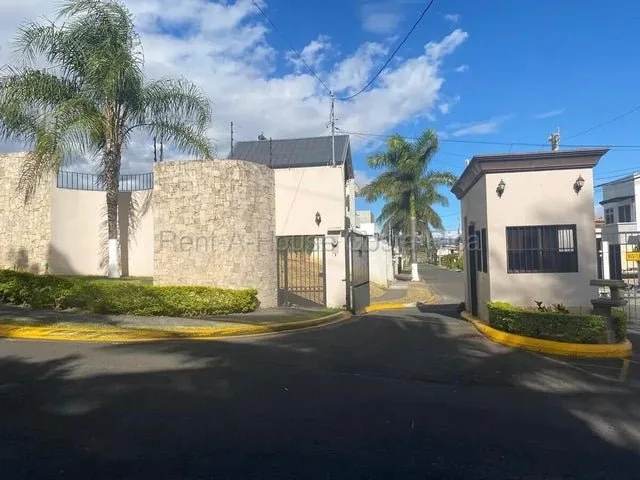Venta de Casa de Lujo en Condominio Villas del Río, Alajuela. RAH 26-1970 - Venta en Alajuela