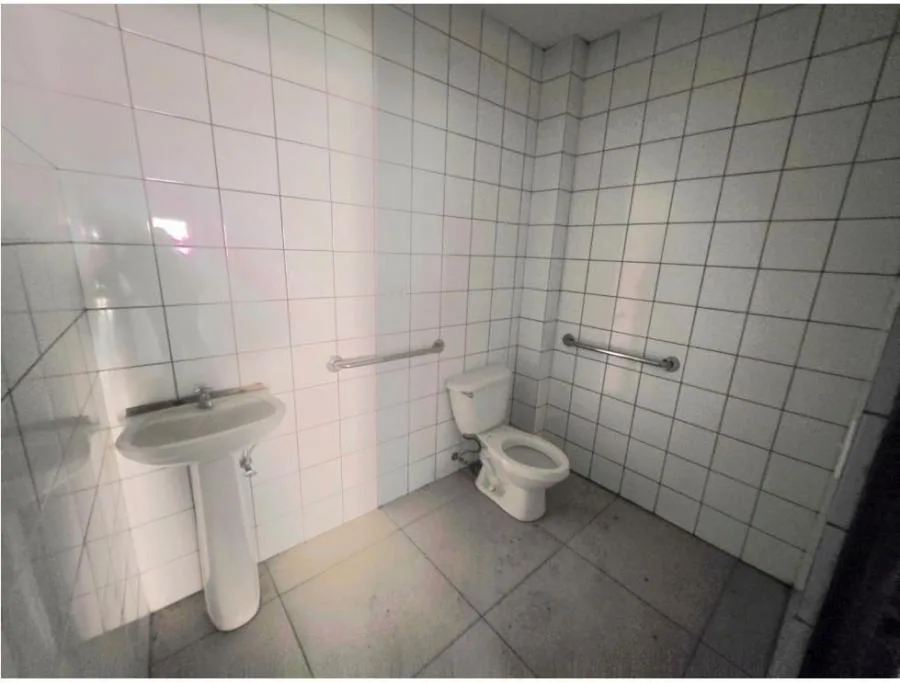 ALQUILER DE LOCAL COMERCIAL, SAN JOSÉ CENTRO, AVENIDA SEGUNDA 9807330 - Alquiler / Renta en San José — photo 4